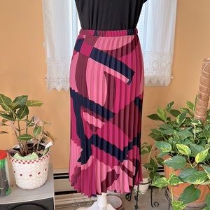NWOT - Never used beautiful pleated skirt classy- selling because I lost weight